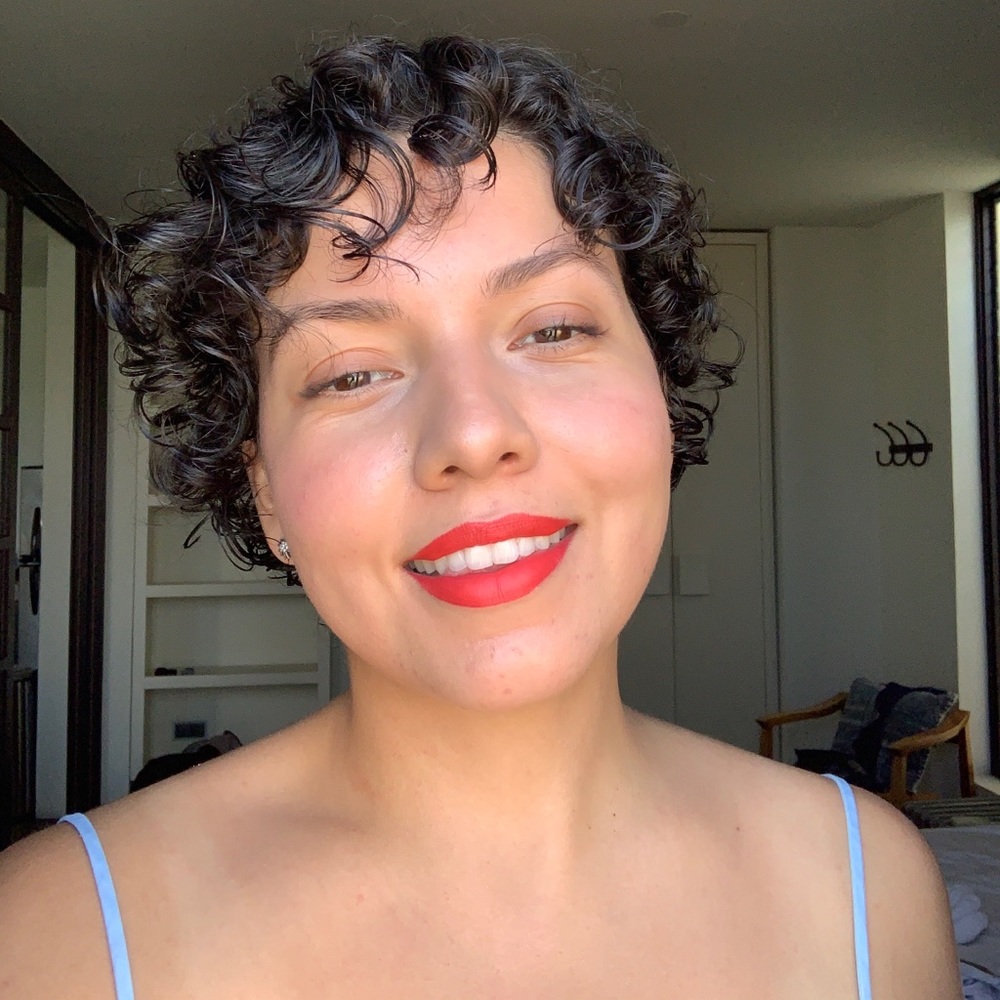 Meet your Posher, Alejandra